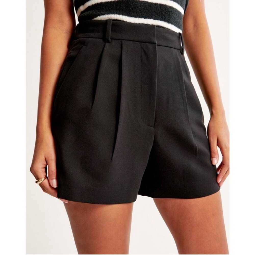 Abercrombie High-Waist Black Pleated Women’s Shorts